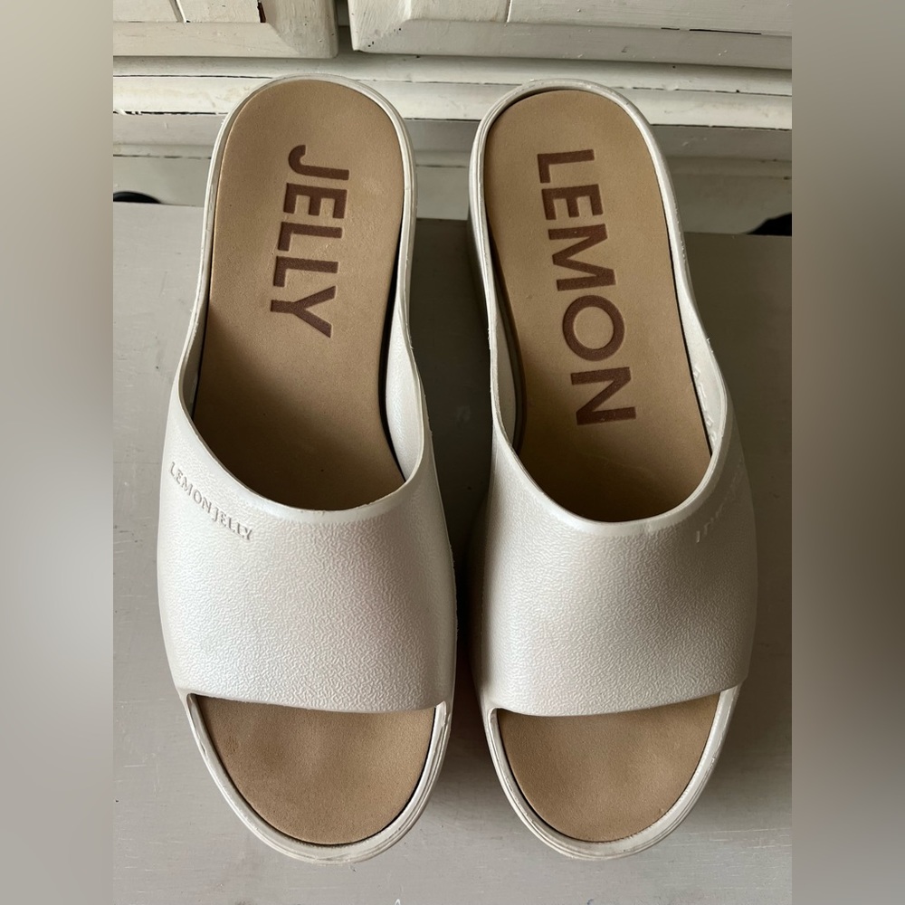 Lemon Jelly slides